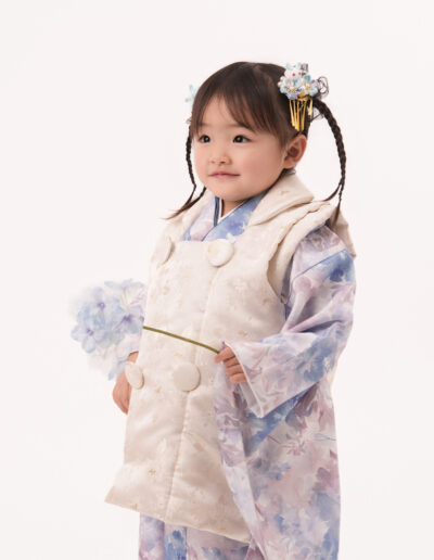 七五三3歳女の子微笑み